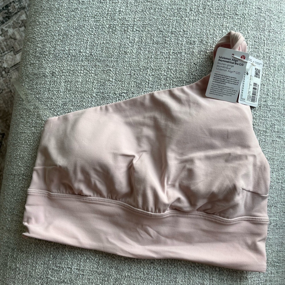 *DISCONTINUED* *NEVER WORN* Lululemon Light Pink One Shoulder Bra